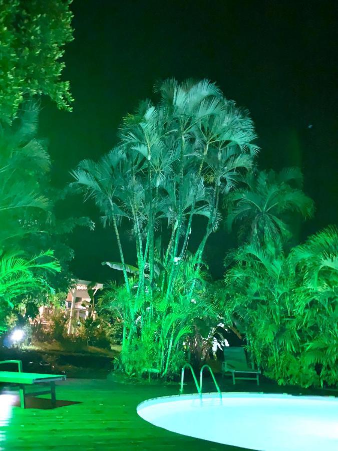 Lodge Pamplemousse Avec Piscine Privative , Dans Parc Calme A 500 M Plage Le Carbet Luaran gambar